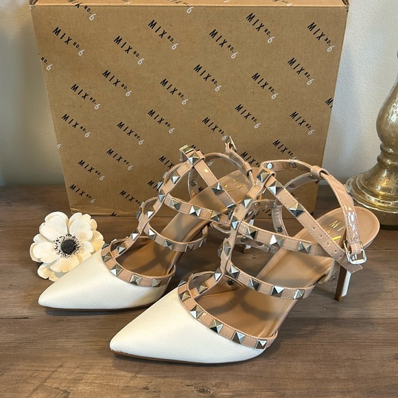 NWT Pretty, Sassy Sandals Heels Pumps - Picture 1 of 5